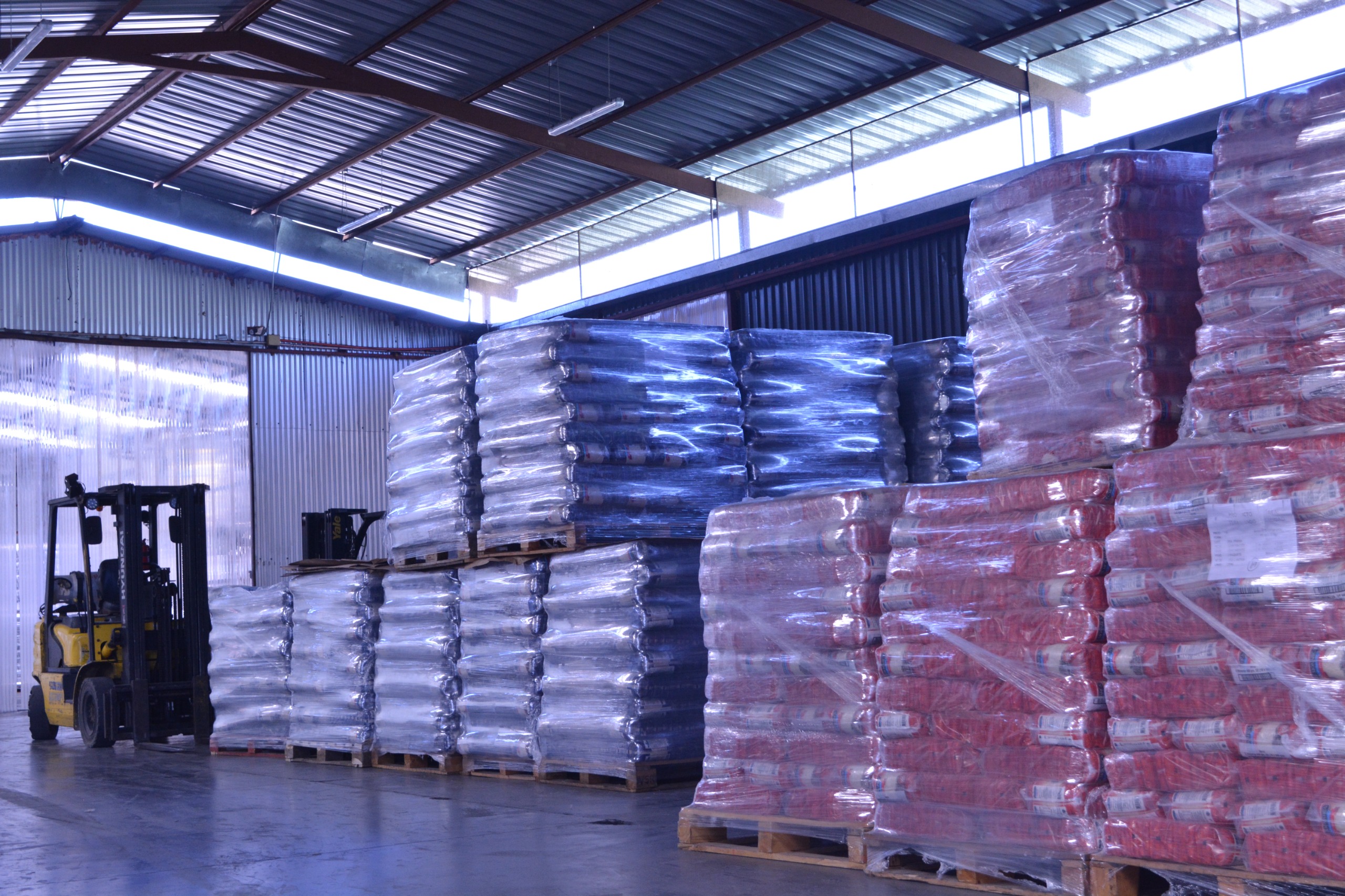 Bodega Mantilhue con pallets listos para despacho